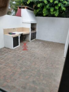 Vendo Dúplex con patio y parrilla en Santa Clara del Mar.