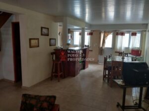 Vendo Dúplex con amplio Living comedor.